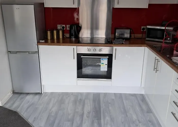 Elms - Close To City Centre